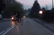 Seba jedzie na rowerze