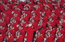 Piękne północnokoreańskie cheerleaderki- tym razem też trafią do obozu?