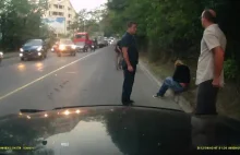 Kobieta zasnęła jadąc skuterem