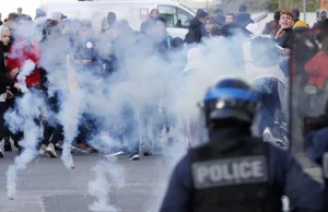 Burza we Francji: Służby w ogniu krytyki za działania wobec protestujących...