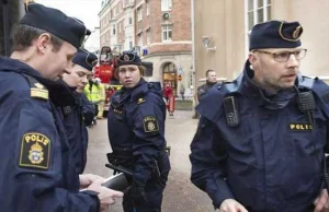 Policja w Sztokholmie: Imigranci rzucają w nas koktajlami Mołotowa!