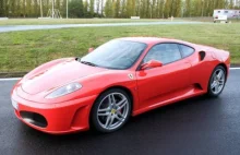 Dealer ukrył usterki używanego ferrari. Teraz ma zapłacić klientowi 5,8 mln dol.