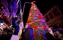 Syria: ogromna choinka na placu Abbasid w Damaszku. Pierwszy raz od 8 lat
