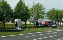 Groźny wypadek pod Swarzędzem. Czołowo zderzyły się Skoda i Opel.