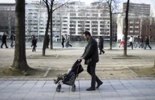 "Powinniśmy wszczepić czipy osobom biorącym zasiłki, żeby je śledzić"