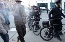 Brawurowa akcja policjantki w Seattle z użyciem gazu pieprzowego...