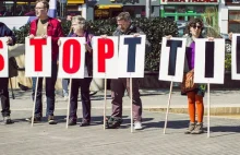 Niemcy protestują przeciw TTIP na dzień przed wizytą Obamy