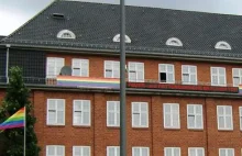 Hamburska Straż Pożarna upokorzona od tyłu przez Zielonych LGBT