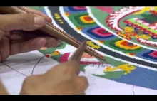 Mandala - proces tworzenia i niszczenia.