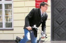 Sejny: Burmistrz szkalowany, bo... jeździ do pracy rowerem.