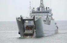 Ustka: BALTOPS 2015. Wypadek na poligonie w Ustce. Zatonął transporter pływający