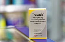 Czy Truvada, lek na HIV, uszkadza kości i nerki? Dezinformacja na Facebooku