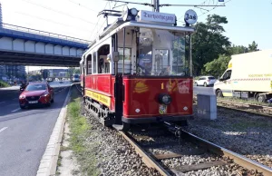 Zabytkowy tramwaj Jaś i Małgosia wykoleił się na Legnickiej. Duże problemy...