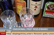 Wezwał policję, bo kolega oszukiwał przy nalewaniu wódki.