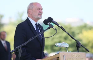 Antoni Macierewicz chce wyznaczać władze łódzkiej uczelni. Naukowcy protestują..