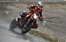 Ducati Hypermotard na torze i na szosie [wideo]