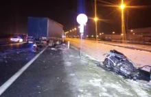 Nocna tragedia pod Toruniem. Bmw roztrzaskało się na kawałki [FOTO]