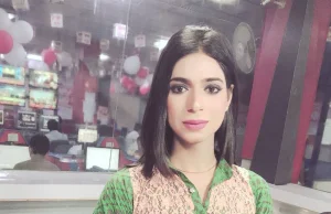 Pierwsza transpłciowa prezenterka w pakistańskiej telewizji.