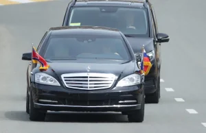 Skąd Kim Dzong Un ma mercedesy? Ich sprzedaż do Korei jest zabroniona.