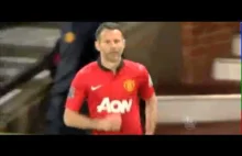Ryan Giggs - trener Manchesteru United dokonuje zmiany.