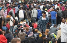 Szef MSW Bawarii krytykuje rząd Angeli Merkel za przyjęcie uchodźców od Węgier