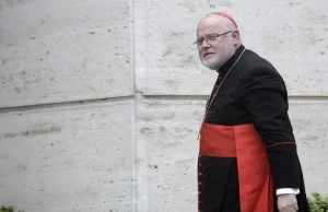 Polscy biskupi będą przekonywać niemieckich, by nie porzucali nauczania JP2