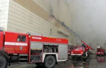 Pożar w centrum handlowym pochłonął już kilkadziesiąt ofiar