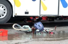 Wrocław: Tragiczny wypadek rowerowy. Matka zginęła, dziecko przeżyło.