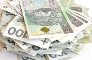 Kurier ukradł przesyłkę z kartą bankomatową. Razem z kolegą wypłacił 280 tys. zł