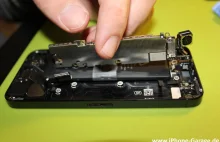 iPhone 5 w środku. Nie, to nie jest chińska podróbka, to oryginał.