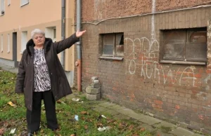 Absurd! Budynek niszczeje, a ludzie marzną i tracą pieniądze!