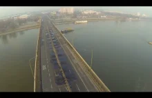 Zobacz zniszczenia Mostu Łazienkowskiego po pożarze - wideo z drona