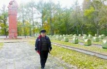 Sokółka: Cmentarz Armii Czerwonej odnawia za własne pieniądze