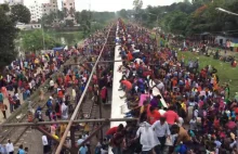 Tak w dużym skrócie wygląda podróżowanie pociągiem w Bangladeszu