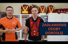Zadławienie osoby dorosłej pierwsza pomoc Adrian Zadorecki z kursysos.pl