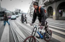 Rowerzyści na celowniku. Mandaty za jazdę po chodniku