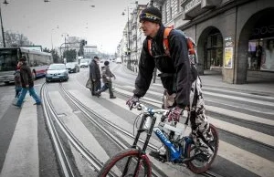 Rowerzyści na celowniku. Mandaty za jazdę po chodniku