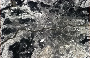 Szczecin, Kraków i Warszawa widziana oczami Chrisa Hadfielda z pokładu ISS.