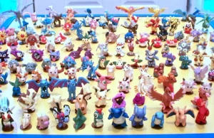 151 Pokemonów wykonanych z gliny, siedzących na pensie.