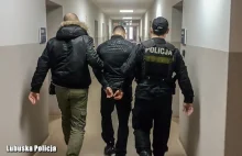 Rzucił torbą w policjanta, było w niej 350 tysięcy złotych