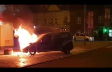 W Krakowie samochód sam się zapalił na parkingu
