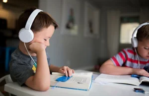 Czy słuchanie muzyki podczas nauki jest szkodliwe?