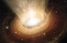 Pyłowa niespodzianka wokół gigantycznej czarnej dziury