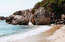 Cala Cartoe, piaszczysta plaża w okolicach Dorgali. Wschodnia Sardynia