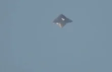 UFO w kształcie piramidy pojawiło się nad Brazylią - dobre nagranie