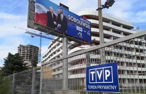 Plakat wyborczy na terenie TVP? Zgadnijcie czyj!