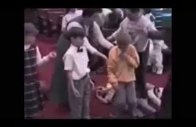 film pokazujący co niektórzy potrafią robić małym dzieciom w imię boga i religii