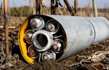Human Rights Watch oskarża Ukrainę o używanie bomb kasetowych na cywilach.
