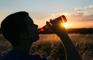 Prohibicja i zakaz piwa pod chmurką w Polsce od marca