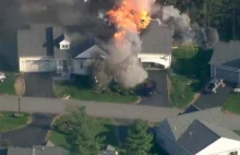 Helikopter stacji ABC filmuje eksplozję domu.